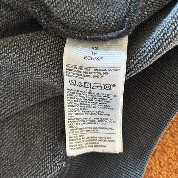 GAP Men's Black Pullover Hoodie Sweater Size XS - Picture 4 of 4